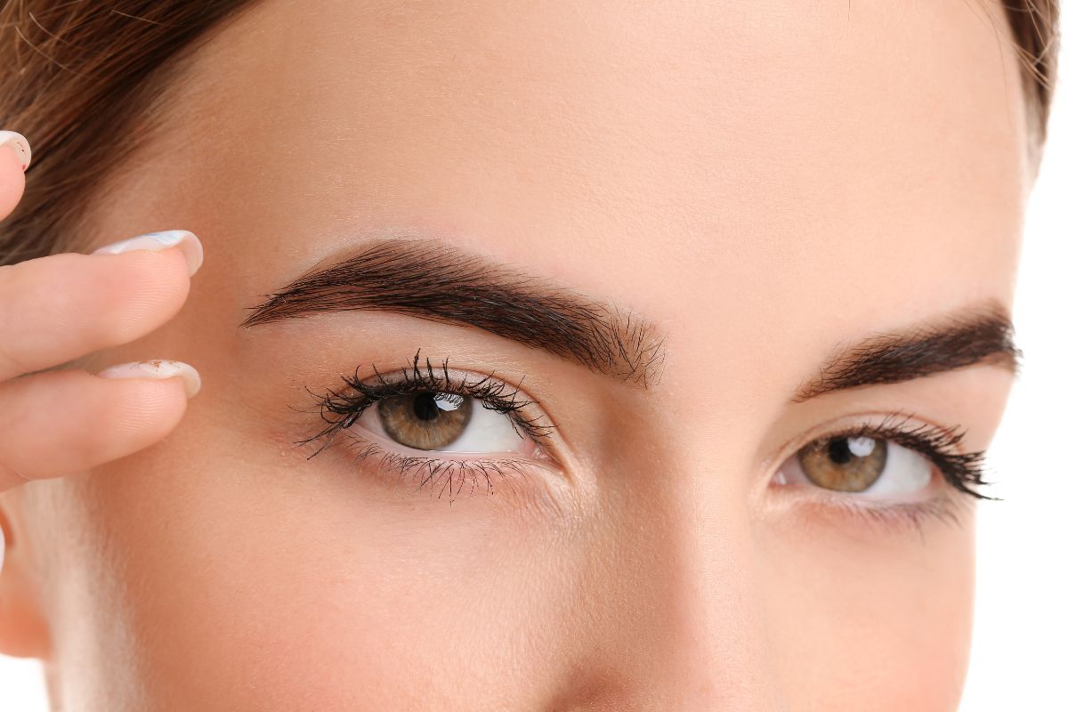 Elevación de cejas